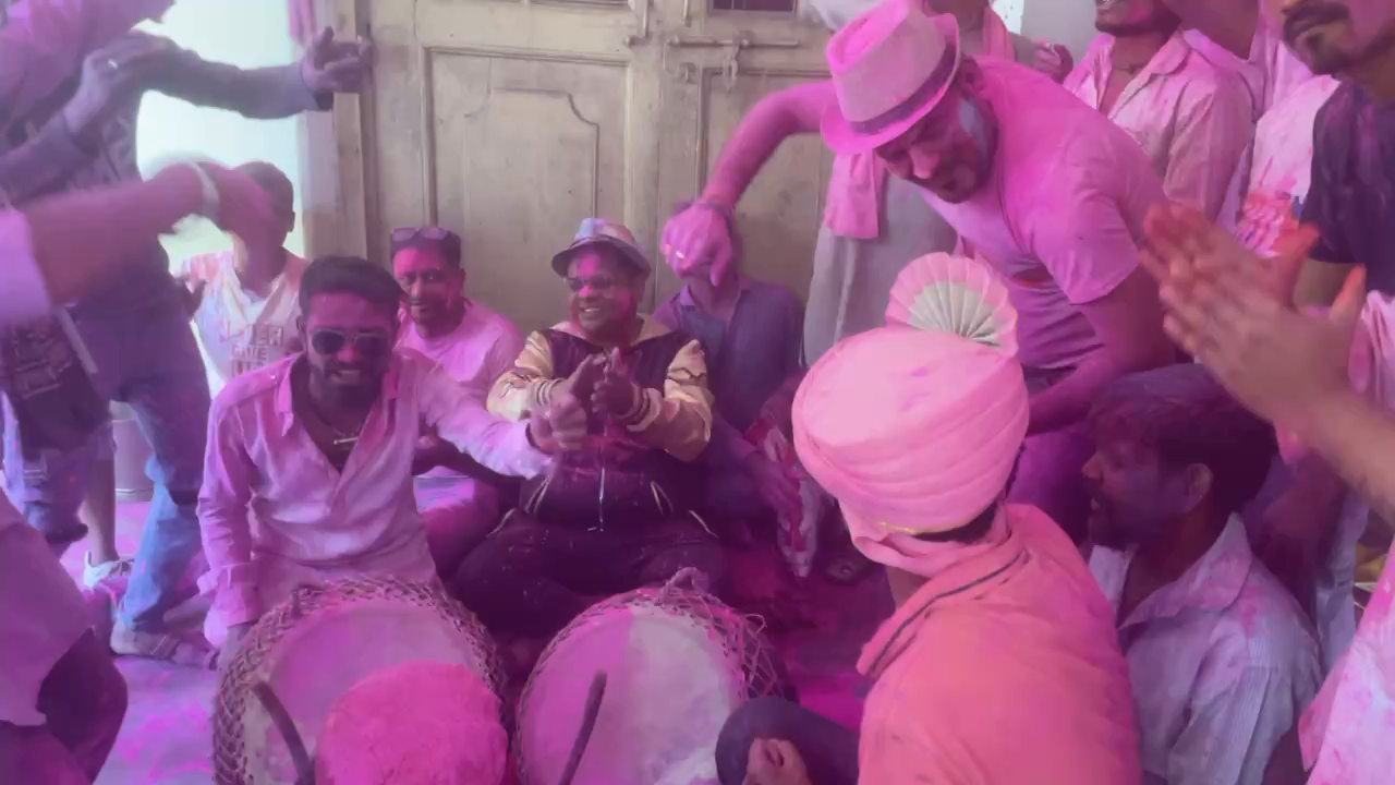 होली का रंग, जोगी परिवार के संग
होली की शुभकामनाएँ🙏🏻❤️🎉💕 #HappyHoli #HappyHoli2023 #amitjogi