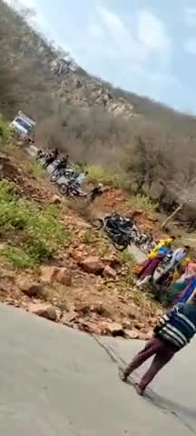 #टहला : उपखंड राजगढ़ के घाटी टहला राजोरगढ दौसा रुट पर राज्य परिवहन निगम की बस पटली,13 वर्षीय बालक की मोत, दर्जनों घायल