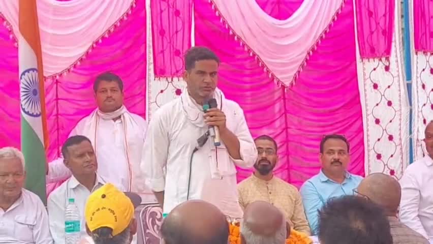 सहार: #jansuraj#jansurajpadyatra#prashant#bhojpurnewsजन सुराज कोई दल पार्टी नहीं है प्रशांत किशोर जी । जन सुराज क्या है जाने।
