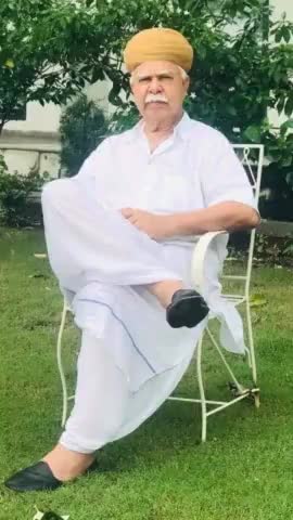वरिष्ठ समाजसेवी एवं श्री राजपूत #करणी_सेना के संस्थापक आदरणीय श्री #लोकेन्द्र_सिंह_कालवी जी के देहावसान के समाचार दुःखद है। माँ त्रिपुरा सुन्दरी पुण्यात्मा को अपने श्रीचरणों में स्थान दें एवं परिजनों को इस वज्रपात को सहन करने की क्षमता प्रद