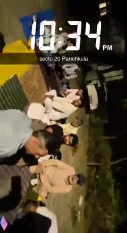 रात में भी डटे रहे किसान मार्केट कमेटी पंचकूला के बाहर किसानों का अनिश्चित काल धरना#cmoharyana #gyanchandgupta #anilvij