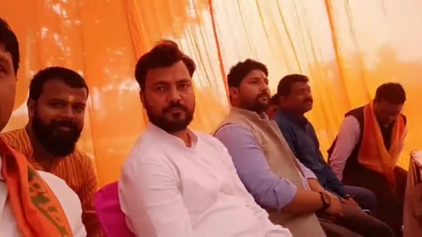 #वार्ड नं.7 रजला #काली मन्दिर परिसर में आयोजित #युवा एवं #महिला #संवाद कार्यक्रम में #विधायक शलभ मणि त्रिपाठी के साथ रहा
