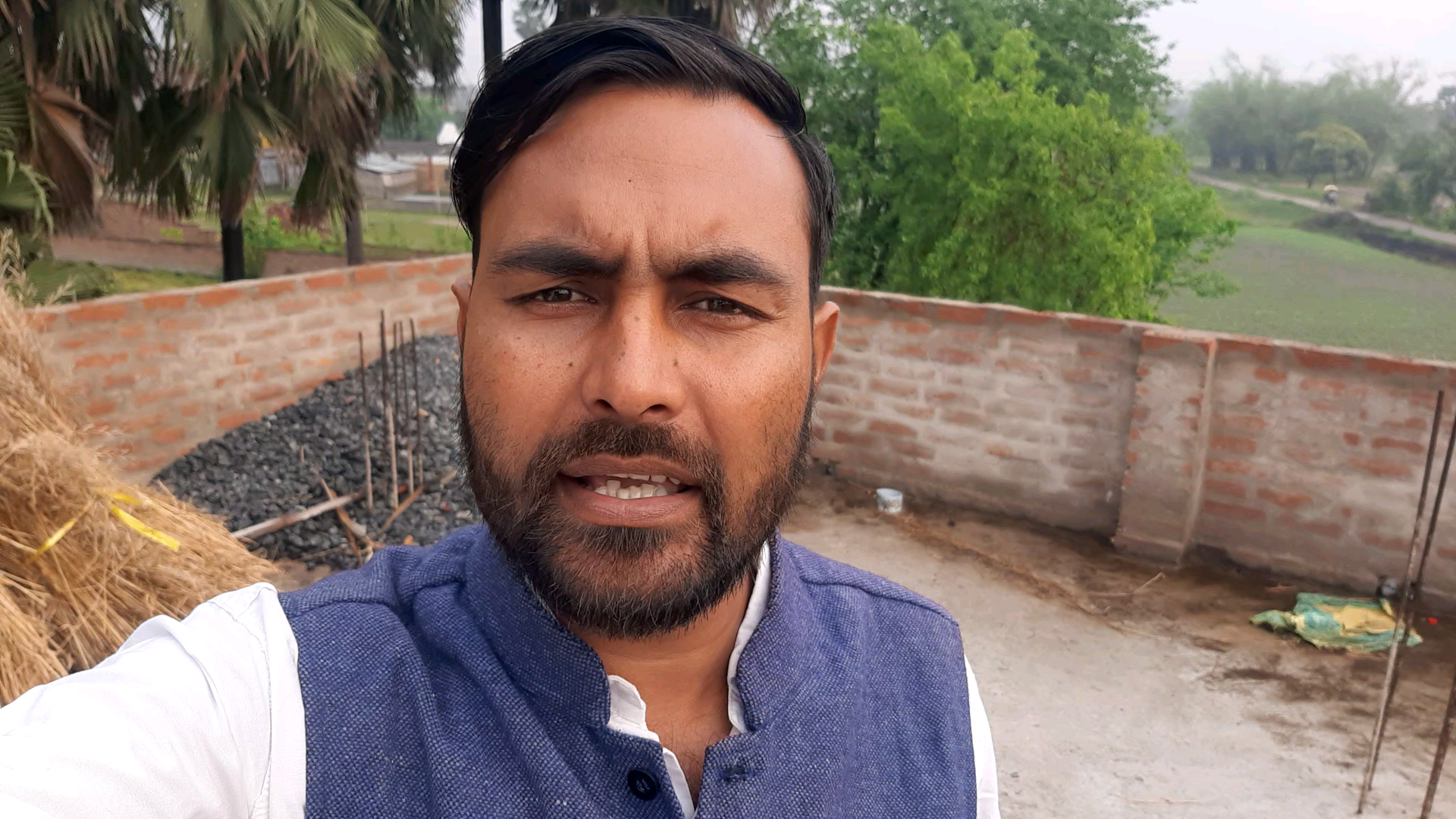 खाता है इंडिया का और गुण गाता है पाकिस्तान का #ABP न्यूज़ चैनल पर प्रतिबंध लगाकर बंद कर देना चाहिए