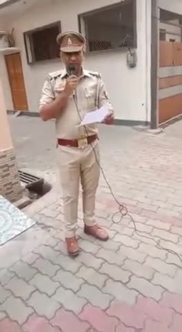 ठाकुरगंज में फरार चल रहे वारंटी आशीष सिंह के आवास पर एनाउंसमेंट करके 15 दिन में हाजिर होने की दी चेतावनी
#ठाकुरगंज