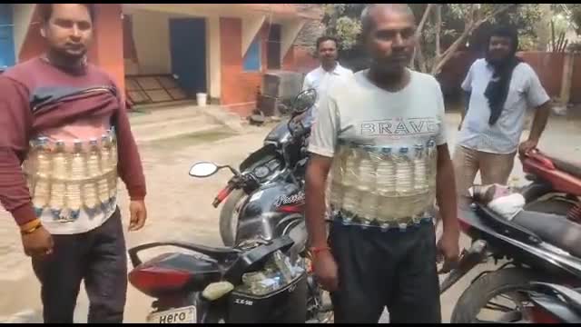विश्वम्भरपुर पुलिस ने 116 बोतल शराब के साथ दो तस्करों को किया गिरफ्तार
#gopalganj #kuchaikote #alcohol
#akkanu.gpj