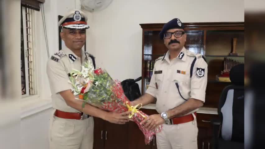ग्वालियर नवागत आईजी सुशांत कुमार सक्सेना ने आईजी चम्बल जोन का किया पदभार ग्रहण
#gwaliorcity #gwalior #gwailor #bjp #mpp