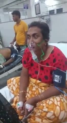 बीआरडी मेडिकल कॉलेज गोरखपुर में किन्नरों ने किया हंगामा,इलाज ना मिलने का लगाया आरोप..#newsbulletin360 #gorakhpur