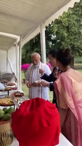 प्रधानमंत्री श्री नरेंद्र मोदी जी ने जापान के प्रधानमंत्री को दिलाया भारतीय गोलगप्पा का आनंद #news #अमृतपाल_सिंह