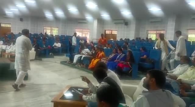 बिहार प्रदेश युवा कांग्रेस के द्वारा पटना के (बाबू जगजीवन राम संसदीय अध्यन एवं राजनीतिक सोध संस्थान हॉल, पटना) में आयोजित "बुनियादी" दो दिवसीय #प्रशिक्षण_शिविर कार्यक्रम में किशनगंज जिला युवा कांग्रेस के दर्जनों कार्यकर्ता हुवे शामिल