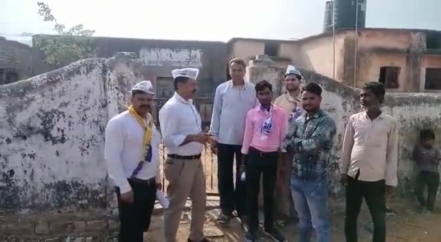 मामाजी के राज में मध्यप्रदेश में स्कूल अस्पताल चौपट। व्यवस्था बदलने के लिऐ #एक_मौका_केजरीवाल_को...#कर्नल_उमेश_वर्मा, सबलगढ़ विधानसभा