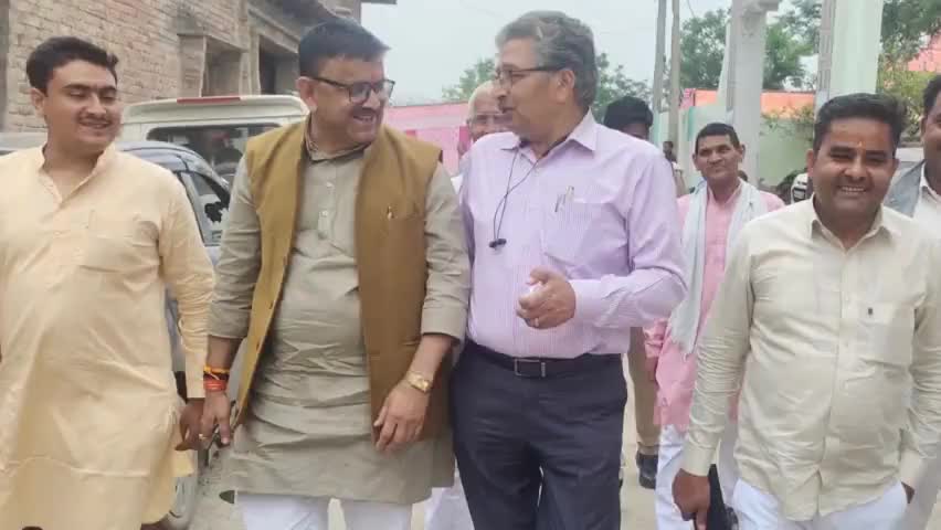आज #हसनपुर_विधानसभा42 के ग्राम तरौली में ग्राम प्रधान प्रमोद नागर जी की बहन के विवाह में सम्मिलित हुए ।