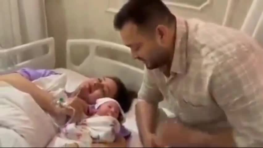 नवरात्र एवं चैत्र छठ के शुभ अवसर पर घर में नए लक्ष्मी के आगमन पर बिहार के उप मुख्यमंत्री श्री #Tejashwi_Yadav जी को बहुत बहुत बधाई और ढेरो #शुभकामनाएँ ।