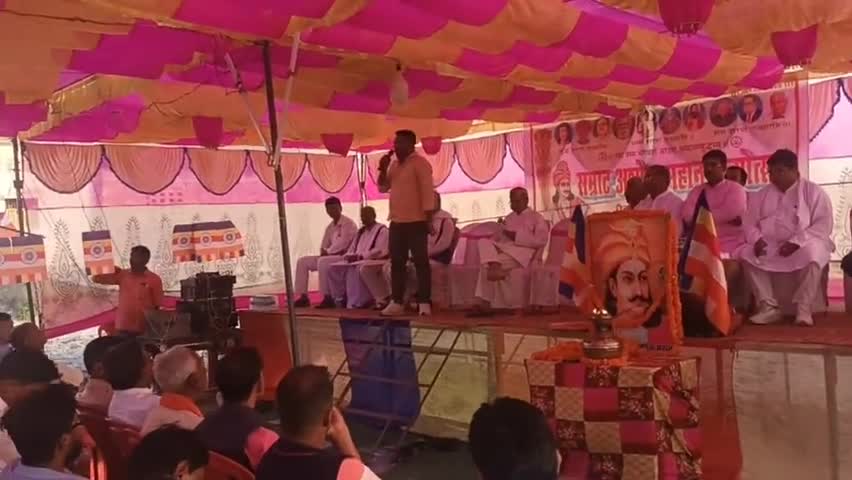 गोरया कोठी प्रखंड के सिसई गांव में #सम्राट #अशोक जी की जयन्ती में सामिल  हुए
#Hemant Singh Kushwaha