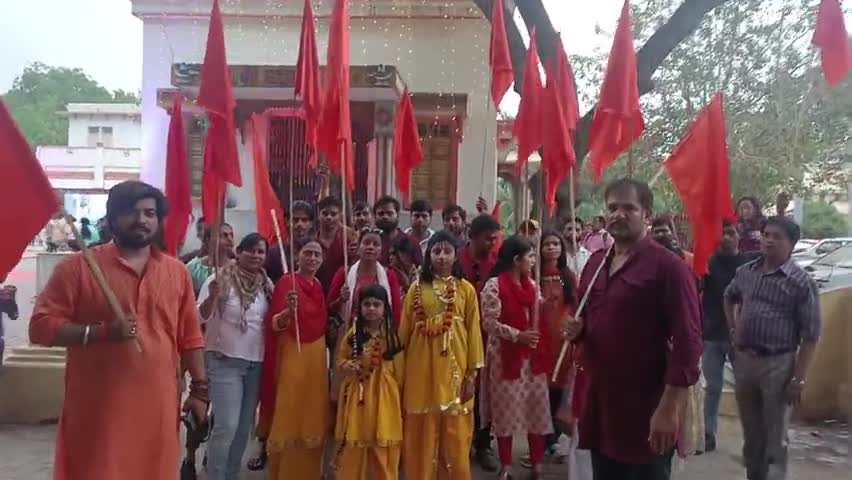 अखंड राष्ट्रीय सनातन संघ की राम नवमी पर सिविल लाइन में निकली शोभा यात्रा 
.
.
.
#newsvideo #news_update #khabarfast