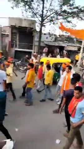 करपी: #किंजर में राम नवमी के अवसर पर जुलूस का आयोजन किया गया था हिंदू युवा रुद्र सेना द्वारा जिसमें हजारों की संख्या में नौजवा