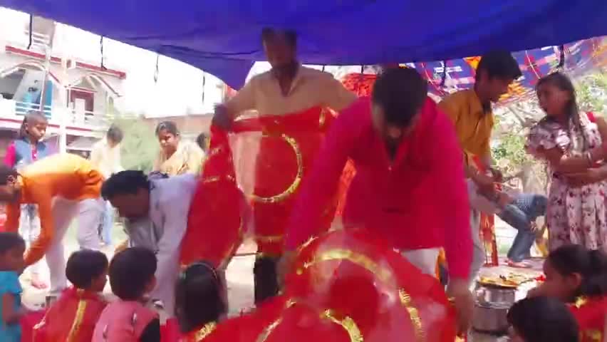 #मुंगराबादशाहपुर- हवन पूजन के साथ नौ कन्याओं को कराया गया भोजन