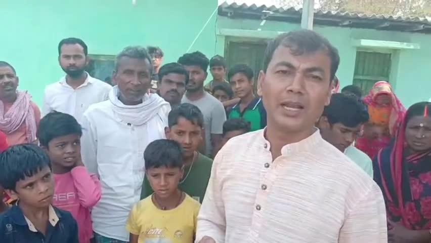 #चकाई विधानसभा क्षेत्र के ठाढी पंचायत में लोगों से रूबरू होने के साथ साथ उनकी पीड़ा को भी सुना समाधान आवाज भी उठाने का आश्वाशन दिया।
चकाई को अनुमंडल बनाने को लें हस्ताक्षर अभियान भी चलाया लोगों का भरपूर समर्थन मिला इसके लिए हम उनके प्रति
