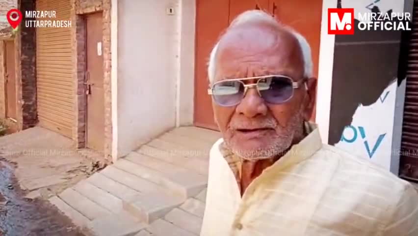 #मिर्ज़ापुर: अनगढ़ रोड दुर्गा बाज़ार गली के पास स्थानीयों में आक्रोश, विगत दिनों जलभराव की समस्या का करना पड़ रहा है सामना