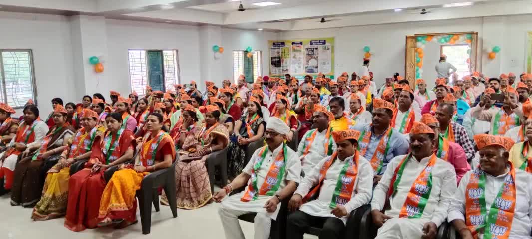 माँ भारती को परम वैभव पर स्थापित करने के पुनीत विचार से जन्मी #भारतीय_जनता_पार्टी  के स्थापना दिवस की हार्दिक बधाई।