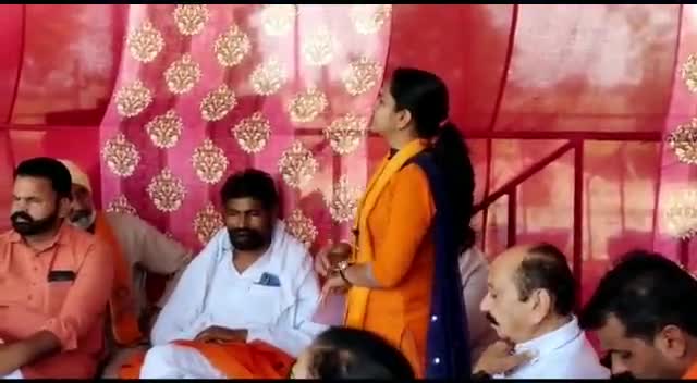 भाजपा स्थापना दिवस के अवसर पर आज #ऐलनाबाद के बड़े गांव पोहड़का की सरपंच सुमन सहारण जी व सुभाष सहारण जी हुए भाजपाई। BJP