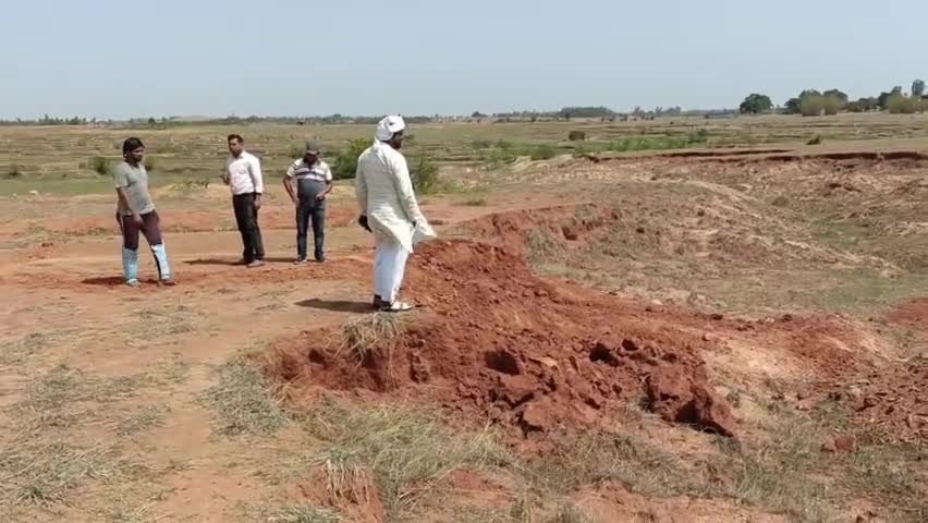 गाण्डेय: फुलजोरी पंचायत में मनरेगा एक्ट के उल्लंघन में बीडीओ ने 5 तालाब, 2 सिंचाई कूप योजना बंद कर रिकवरी का दिया आदेश