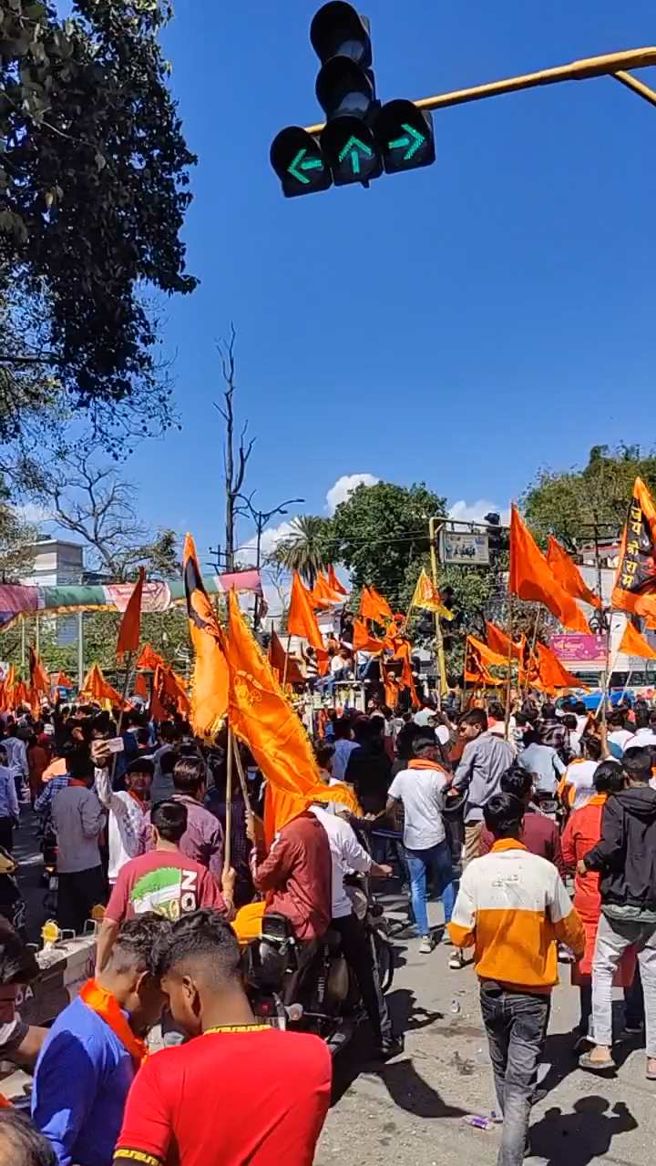 देहरादून: 6 अप्रैल के दिन देहरादून के मुख्य इलाक़ों से हर साल की भाँति निकली गयी श्री हनुमान जनमोत्सव की दूँपहिया वाहन रैली , जिसमें लाखों भक्त राम नाम के नारों के साथ नज़र आए #श्रीराम