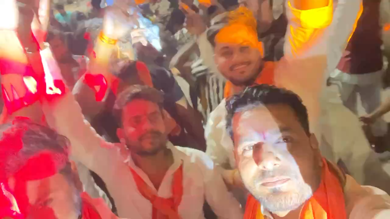 जेएसआर परिवार द्वारा श्री #हनुमान जन्मोत्सव के पावन अवसर पर विशाल शोभायात्रा निकाली गई शोभायात्रा में पहुँच संकट मोचन भगवान हनुमान जी का आशीर्वाद प्राप्त किया

07 अप्रैल  संजय नगर