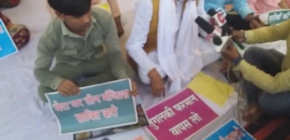 #महादलितों के ऊपर हो रहे #अत्याचारों से #क्रुद्ध हुए #एस_एम_झा, #जिला_प्रशासन एवं #बिजली_विभाग को दी #कड़ी_चेतावनी