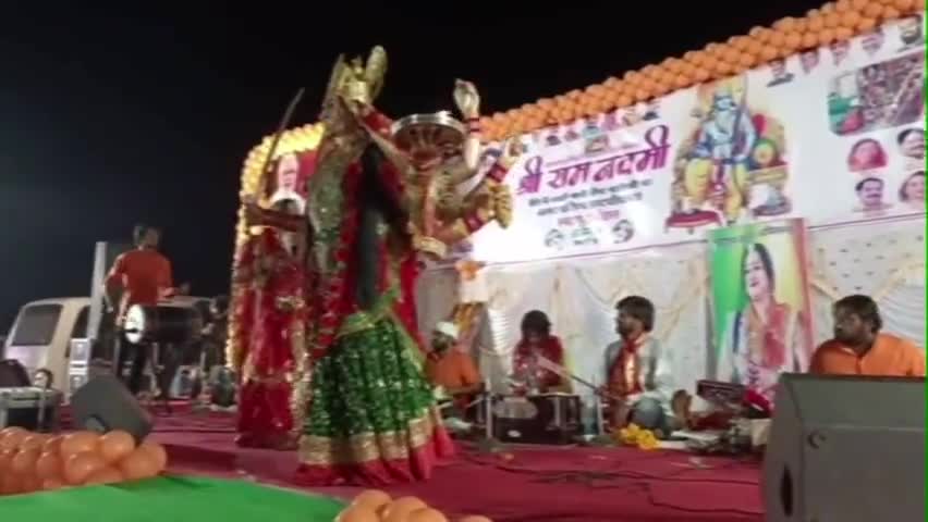 हाटपिपल्या: #देवास हाटपीपल्या रामनवमी मेले के उपलक्ष्य में प्रसिद्ध भजन गायक आशा वैष्णव द्वारा दी गई शानदार प्रस्तुति
