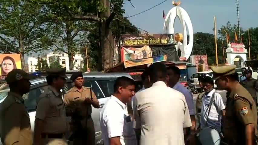 अव्वल प्रस्तुति के लिए किया सम्मानित द्वारा कैबिनेट मंत्री ,आईजी कुमाऊं रेंज ,समिति सदस्य#brambedkar