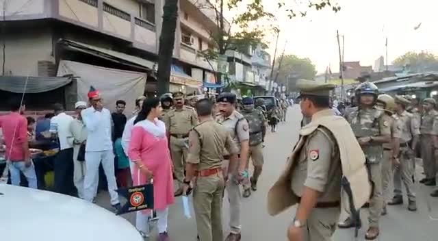 #Raebareli 
#हाई_अलर्ट सांप्रदायिक सौहार्द एवं आपसी भाईचारा बनाने हेतु विभिन्न गतिविधियों
 पर प्रशासन की नजर=डीएम-एसपी