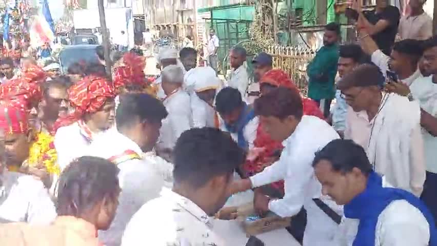11 अप्रैल 2023 #महात्मा_ज्योतिबा_फुले चल समारोह में #आजाद_समाज_पार्टी_मुरैना द्वारा किया गया भव्य स्वागत 
#मुरैना