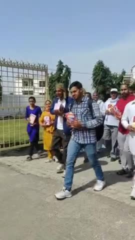 ज्ञान गंगा किताब हर घर तक पहुंच रही है #gyanganga #satlok_ashram_news_channel #satlokashram #news #spiritualnews