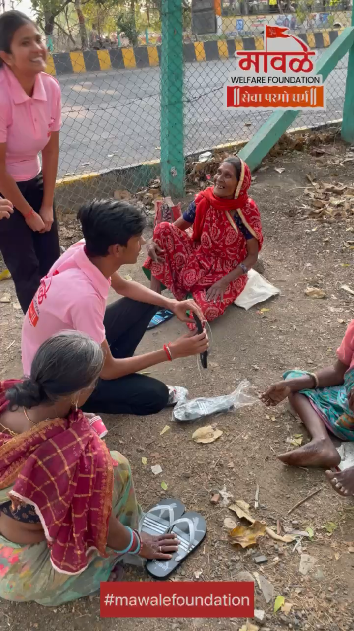 माँ अपनी हो या किसी और की उन्हें सम्मान दीजिए। #mawalefoundation #ngo #donate #donation