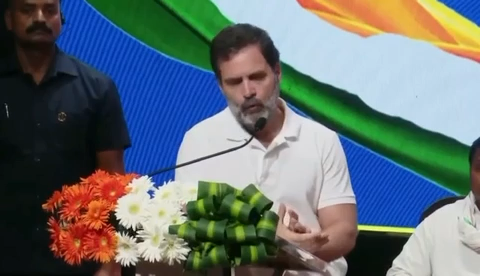 @rahulgandhi in #karnatka