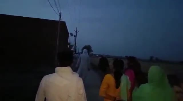 #ऐलनाबाद क्षेत्र में कार्यक्रम #गुरबत के तहत गांव, गली-मोहल्लों में खुद पहुंच रही #निताशा_सिहाग। प्रतापनगर विजिट झलक।