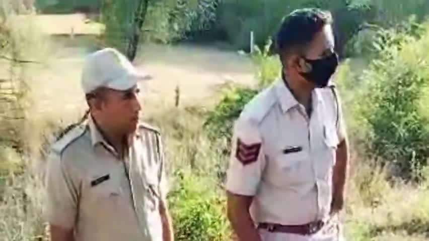 केशोरायपाटन: सेदड़ी फाटक के पास ट्रेन के आगे कूदकर युवक ने की आत्महत्या, पोस्टमार्टम के बाद परिजनों को सौंपा गया शव #ट्रेन_हादसा