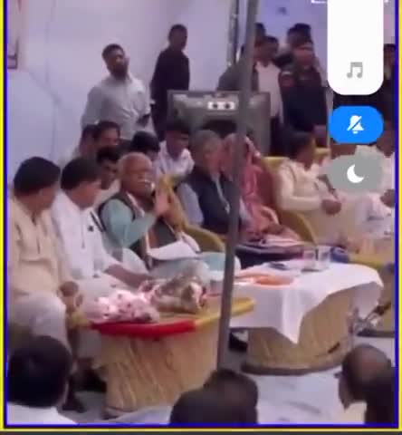 #चौथी_पास_राजा के मुख्यमंत्री खट्टर का अहंकार देखिए -

हरियाणा की जनता से Tax का पैसा लूटने के बाद भी उन्हें बिजली देने से साफ़ मना कर रहे हैं।