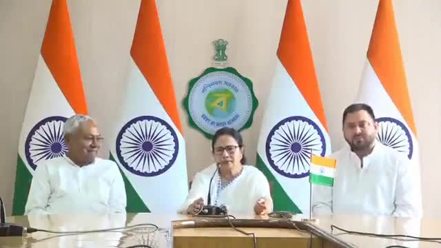ममता बनर्जी कह रही हैं हम चाहते हैं कि BJP ज़ीरो हो जाए बहुत हीरो बन चुकी है।
CM ममता बनर्जी का BJP पर बड़ा हमला
#Mamta