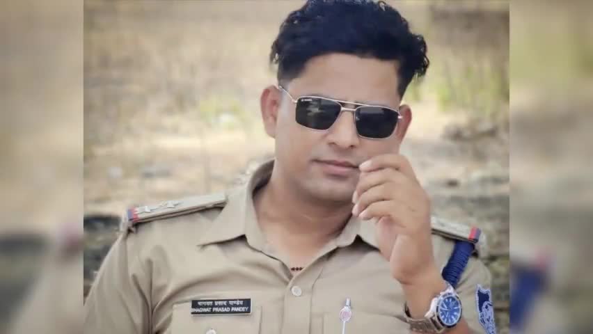 सीधी जिले के रोबिनहुड यातायात सूबेदार भागवत प्रसाद पाण्डेय के खिलाफ दुष्कर्म का मुकदमा दर्ज
#sidhi #sidhinews #mppolice