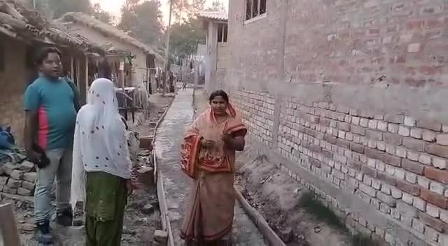 आदर्श पंचायत के मानक पर धनहा पंचायत को खड़ा करने की जद्दोजहद में पंचायत की मुखिया श्रीमती सरिता यादव।

#Parihar