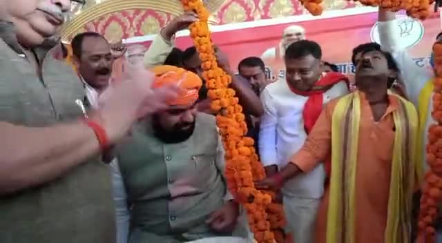 आज 26 अप्रैल को भाजपा प्रदेश अध्यक्ष सम्राट चौधरी जी को खगड़िया में सिक्कों से तौला गया l #samratchaudhary