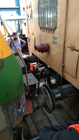 बिलासपुर ट्रेन का हुआ ब्रेक 🤔
#ट्रेन #लाइव #train
#surendra07