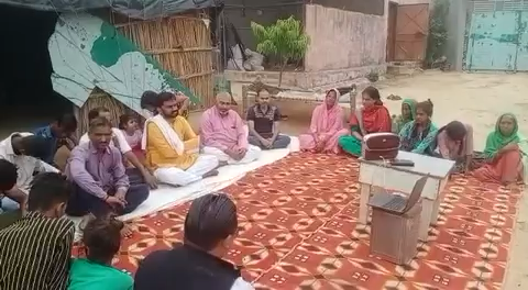 100 #mankibaat किसान मज़दूर के साथ ॥
नीरज तिवारी