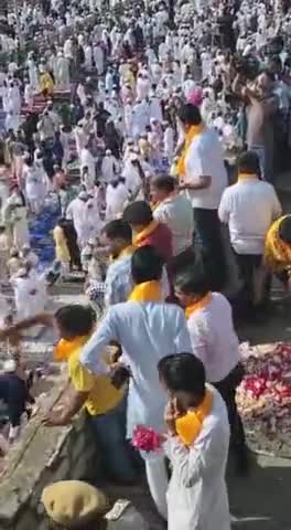 नमाज़ियों के साथ हिंदुओं ने ये किया किया,कर दी
#nama #eid #muslim #islam #namaz #harkhabaraaptak #shamsulqamar