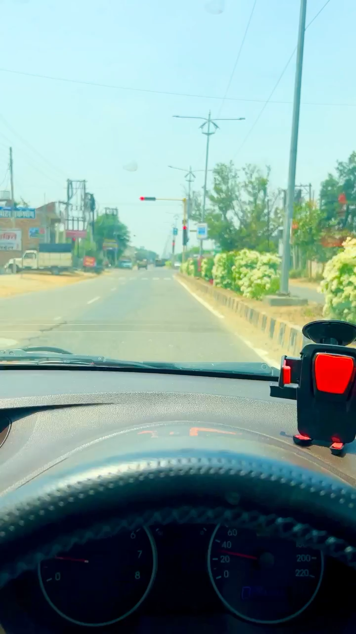 उकलाना: jab koi light ko follow hi ji karta to is red light ka kya fayda #ranjhalitani #uklananews