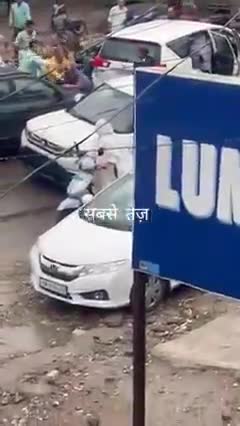 कैबिनेट मंत्री प्रेमचंद अग्रवाल का युवक से मारपीट का वीडियो वायरल
#premchandaggarwal 
#viralvideo
#rishikesh