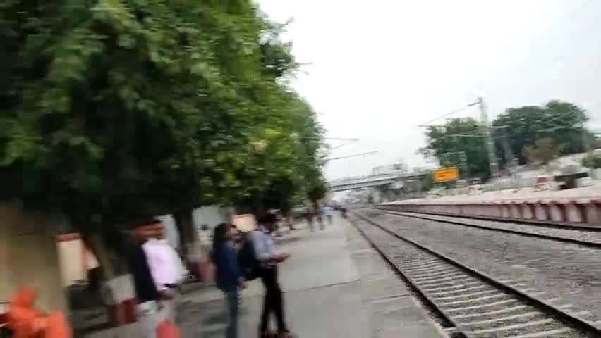 #बहुआयामी_संस्था_व_राजनीतिक_दल के द्वारा लखीमपुर जिले की #रेलवे_स्टेशन पर चस्पा किए गए युवाओ वा जिला के हित मे स्टीकर