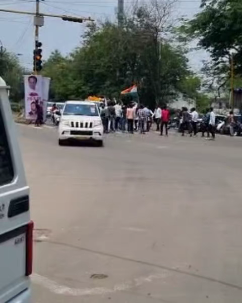 आज दक्षिण पश्चिम विधानसभा भोपाल के कोलार तिराहे पर मा.कमलनाथ जी का #अमित_शर्मा_जी के द्वारा भव्य स्वागत किया गया ।।
