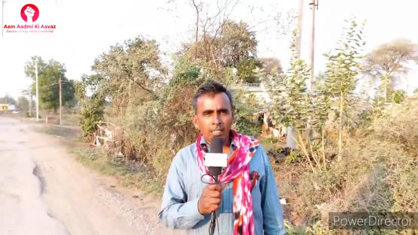 तुमड़ीबोड़ :  से डोगरगाँव जाने वाली रोड का बुरा हाल आमलोगो को हो रही है  काफी परेशानी #bhupeshbgel#sarkar
https://youtu.be